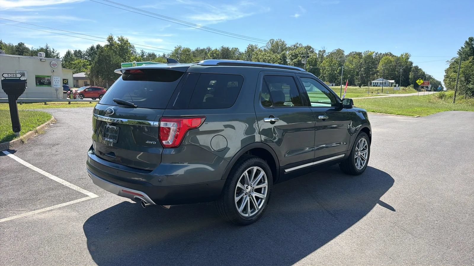 Used 2016 Ford Explorer Limited w/ Equipment Group 301A AWD/4WD image 7