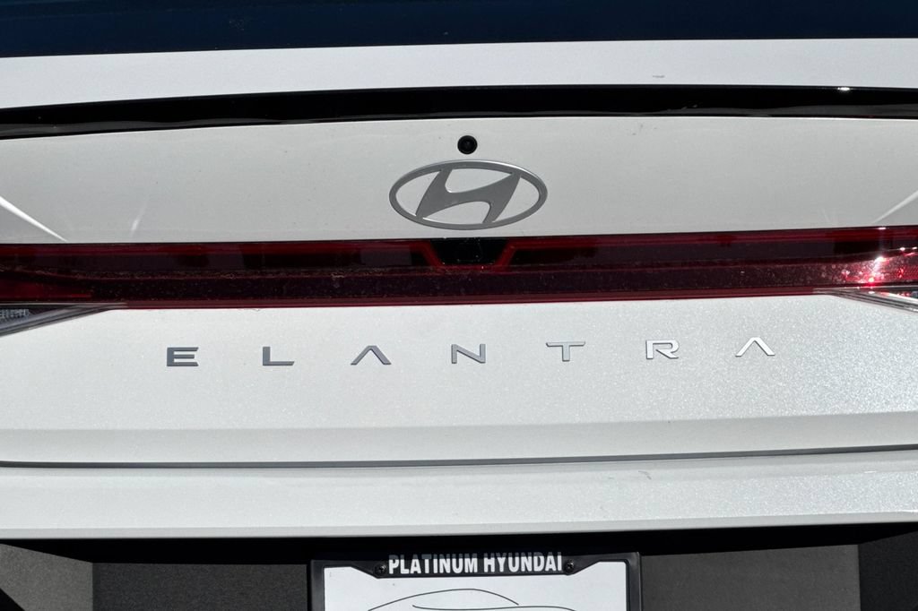 Used 2025 Hyundai Elantra Sport FWD image 23