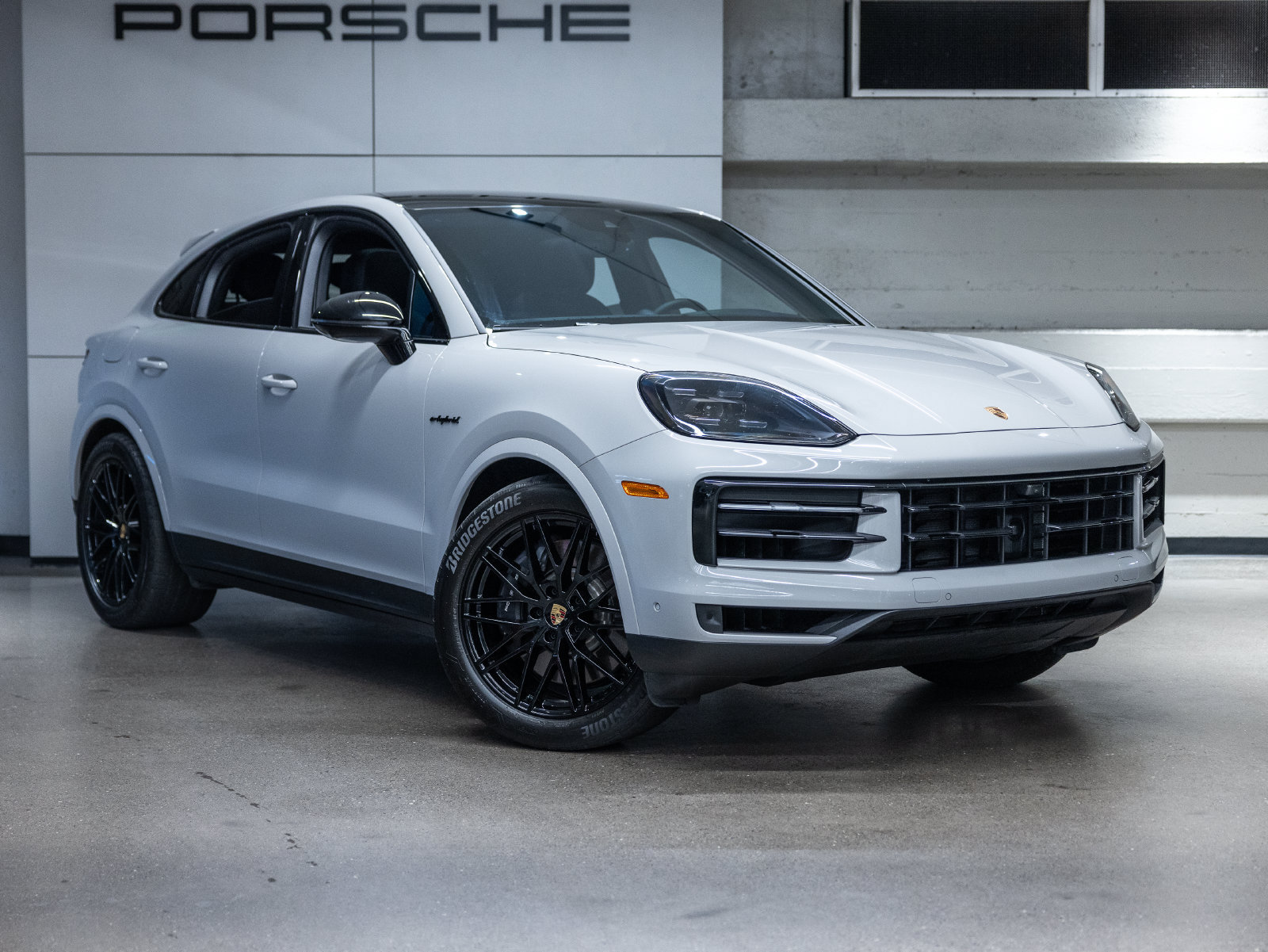 Certified 2024 Porsche Cayenne Coupe AWD/4WD image 12