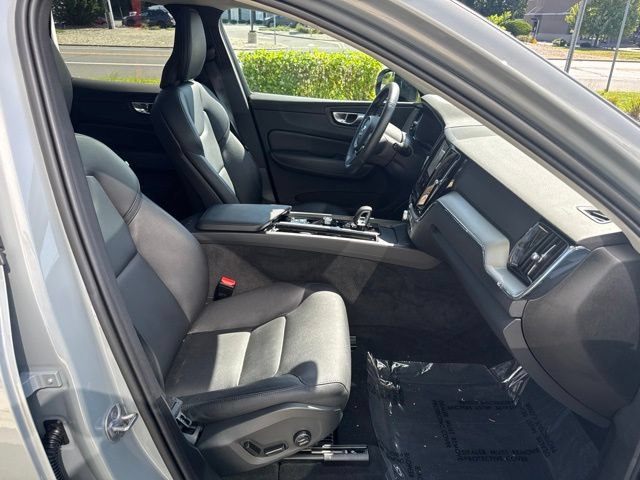 Used 2024 Volvo XC60 B5 Core w/ Protection Package Premier AWD/4WD image 15