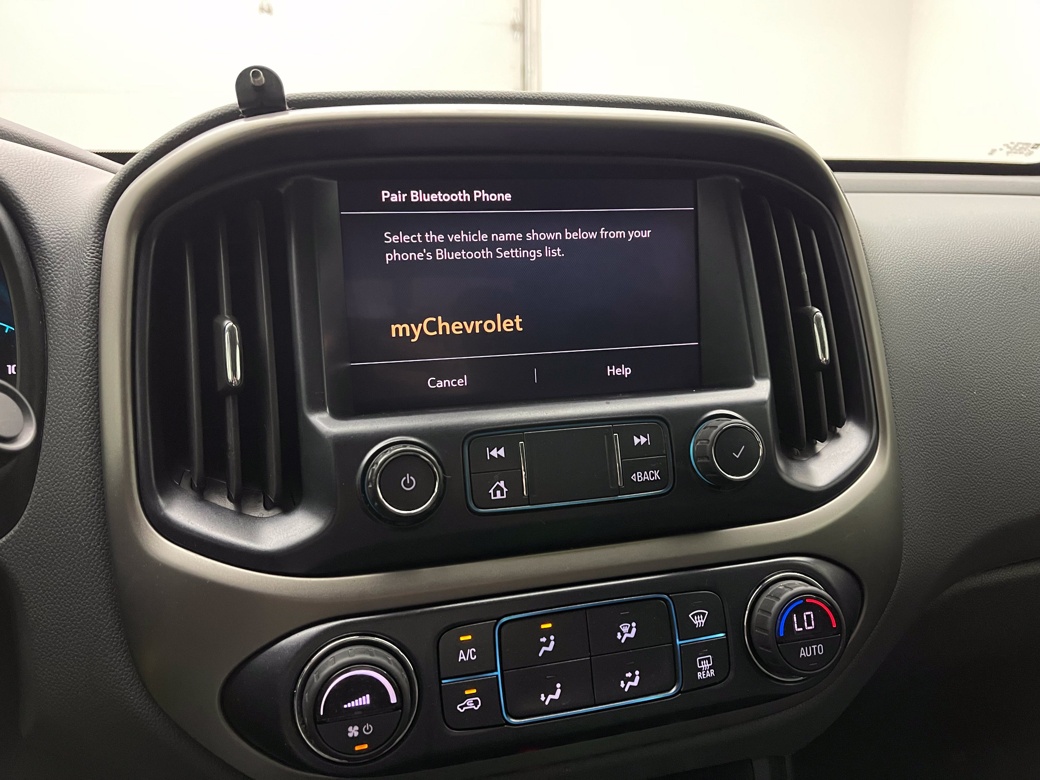 Used 2019 Chevrolet Colorado Z71 AWD/4WD image 25
