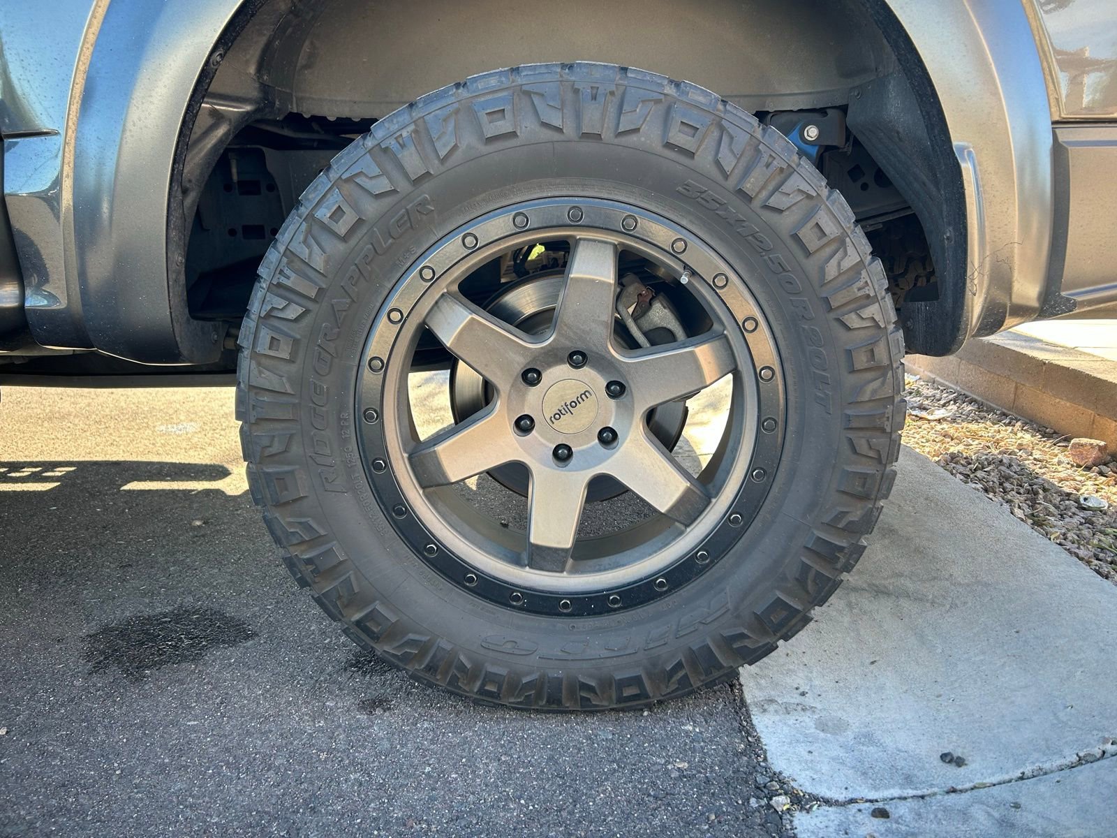 Used 2017 Ford F150 Raptor w/ Equipment Group 802A Luxury image 9