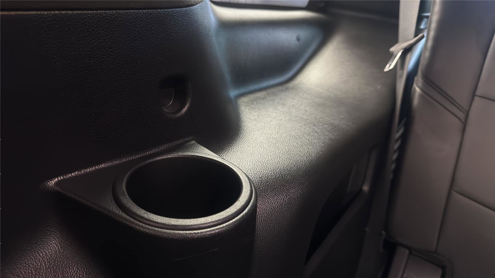 Used 2020 Cadillac Escalade Platinum w/ Escalade Sport Edition AWD/4WD image 17