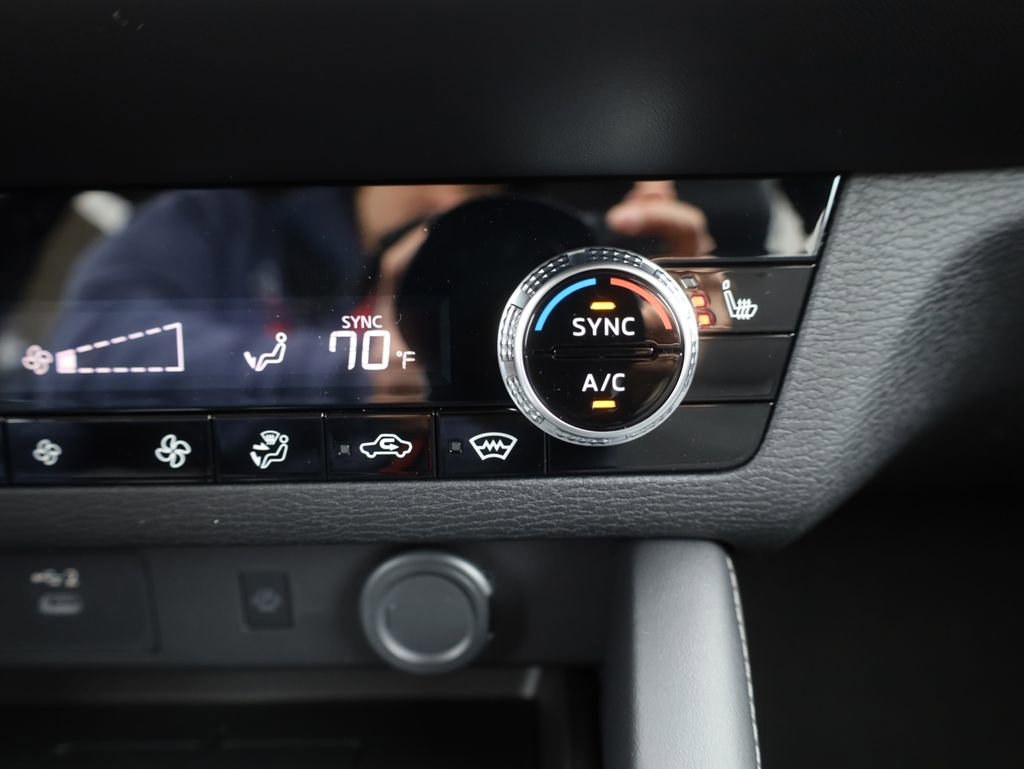 New 2025 Mitsubishi Outlander SE image 43