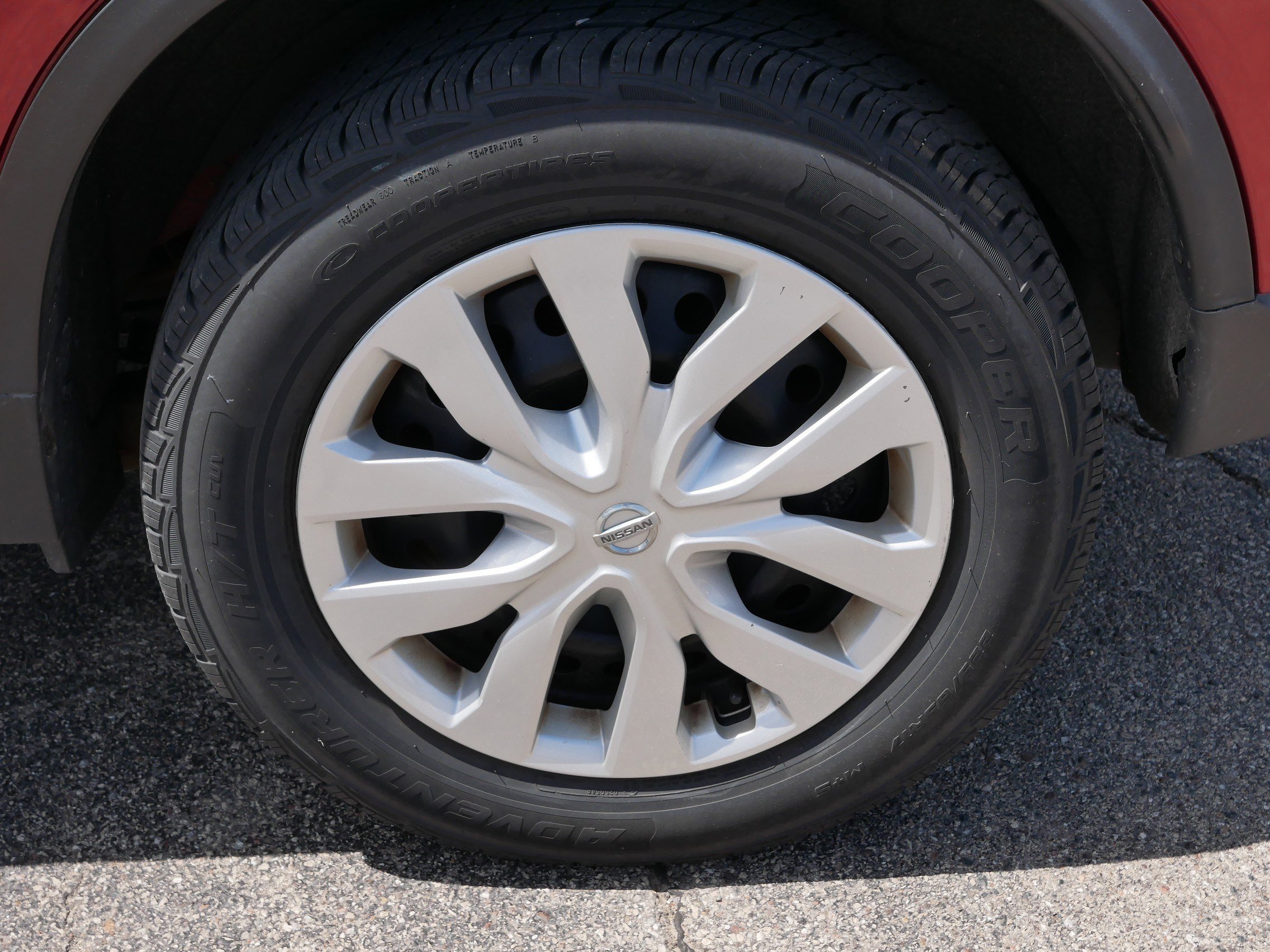 Used 2016 Nissan Rogue S AWD/4WD image 5