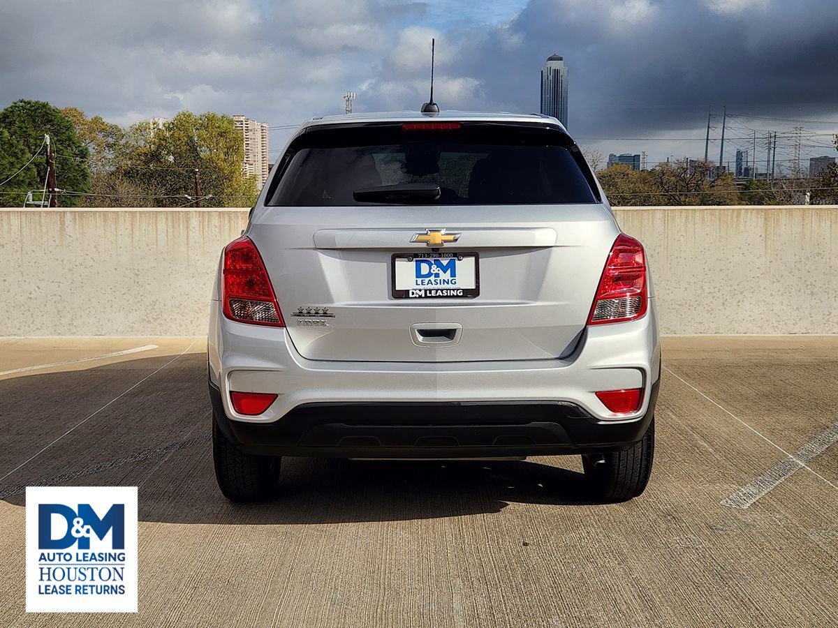 Used 2022 Chevrolet Trax LS w/ Tint and Cruise Package image 7