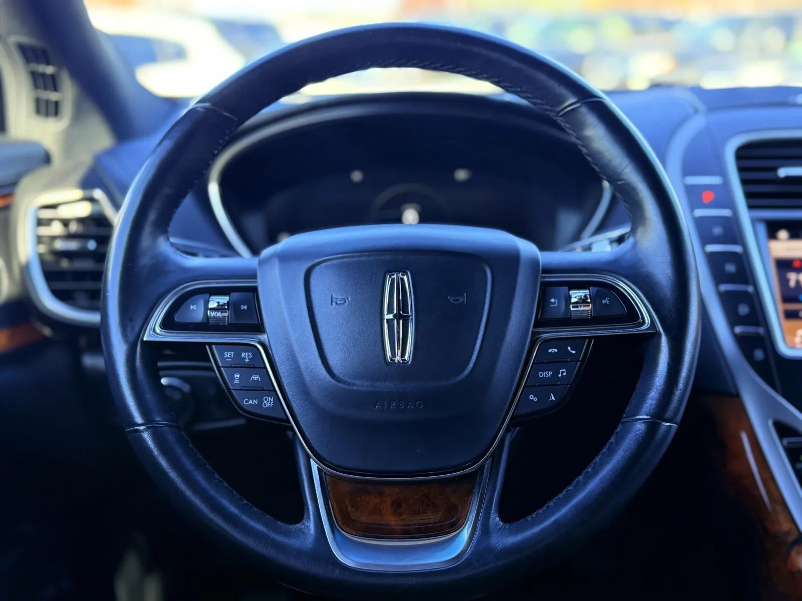 Used 2019 Lincoln Nautilus Reserve image 21