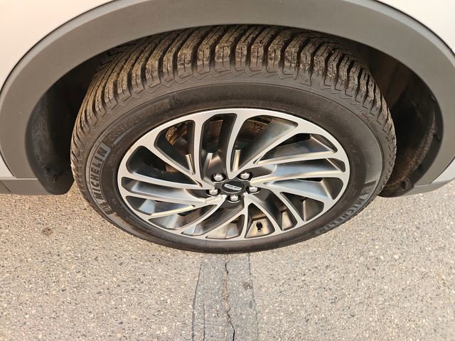 Used 2019 Lincoln Nautilus Reserve w/ Cargo Utility Package AWD/4WD image 15