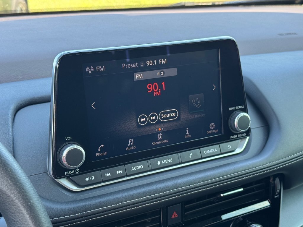 Used 2023 Nissan Rogue SV FWD image 29