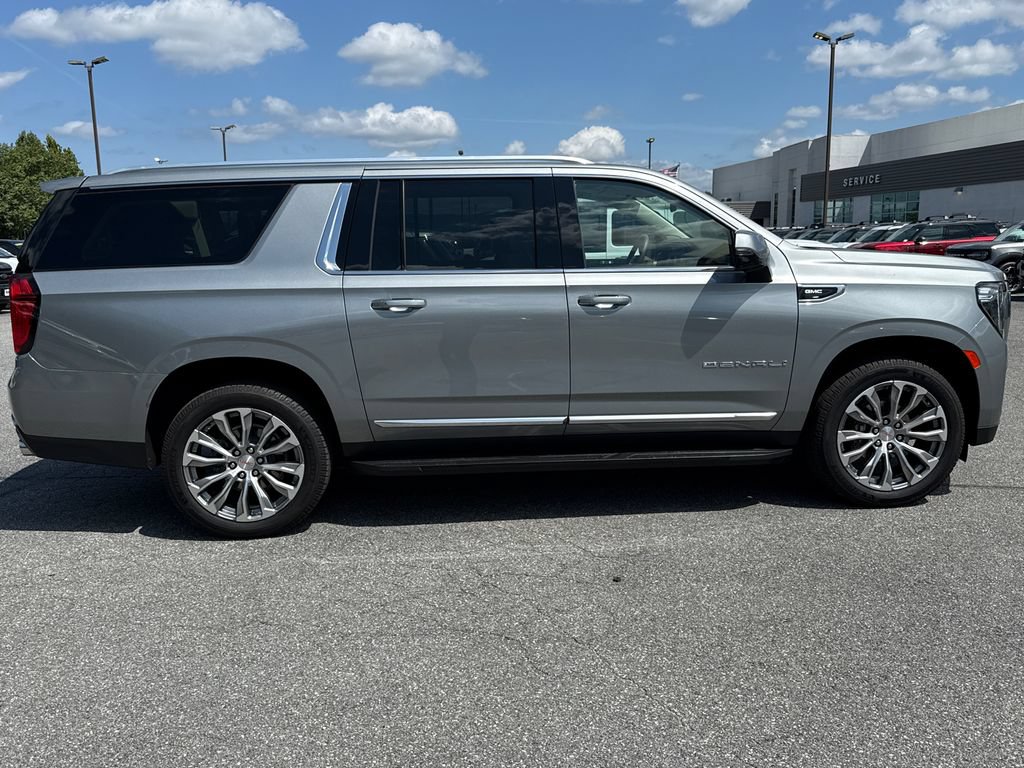 Used 2024 GMC Yukon XL Denali AWD/4WD image 8