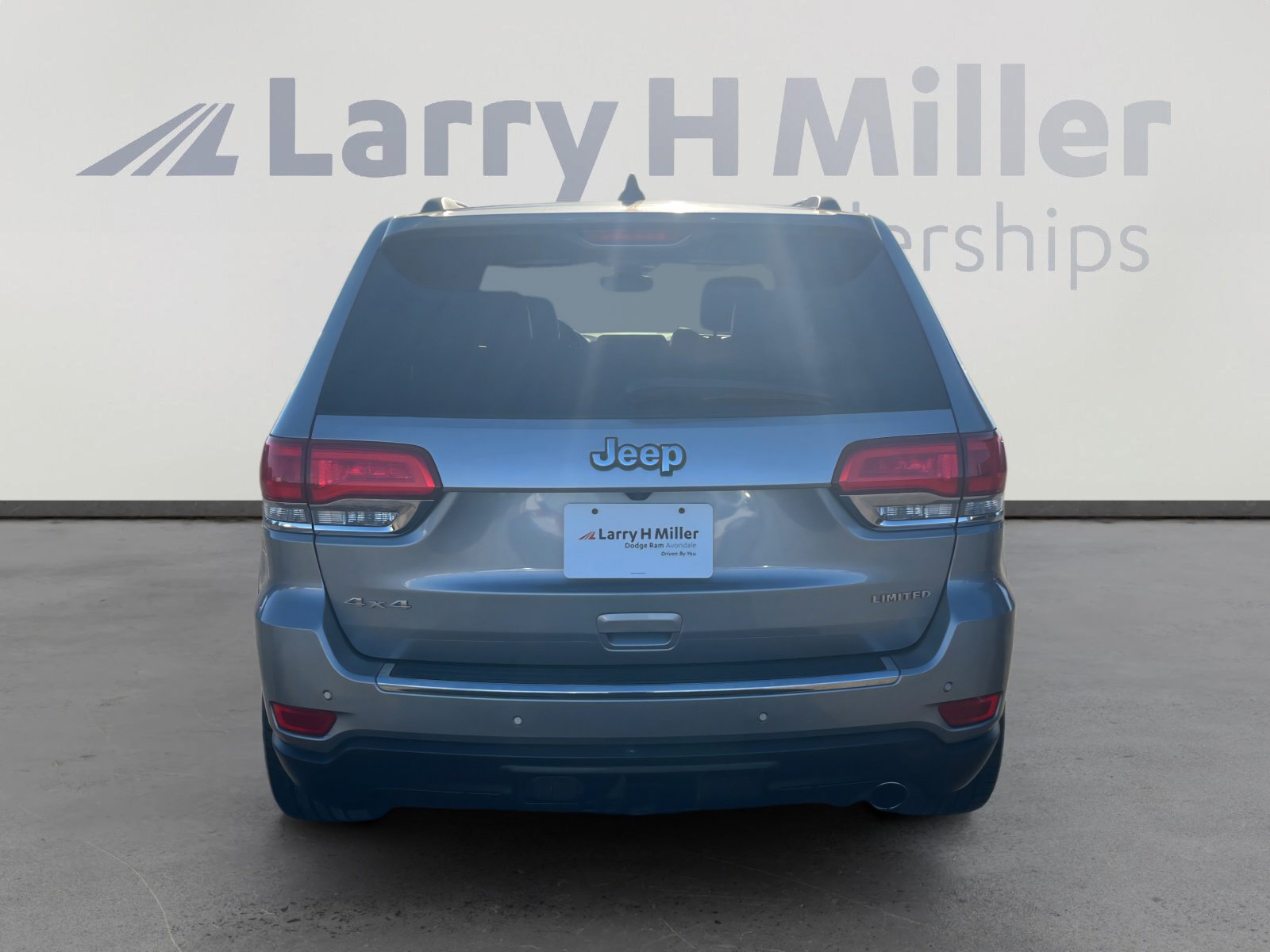 Used 2019 Jeep Grand Cherokee Limited w/ Trailer Tow Group IV image 4