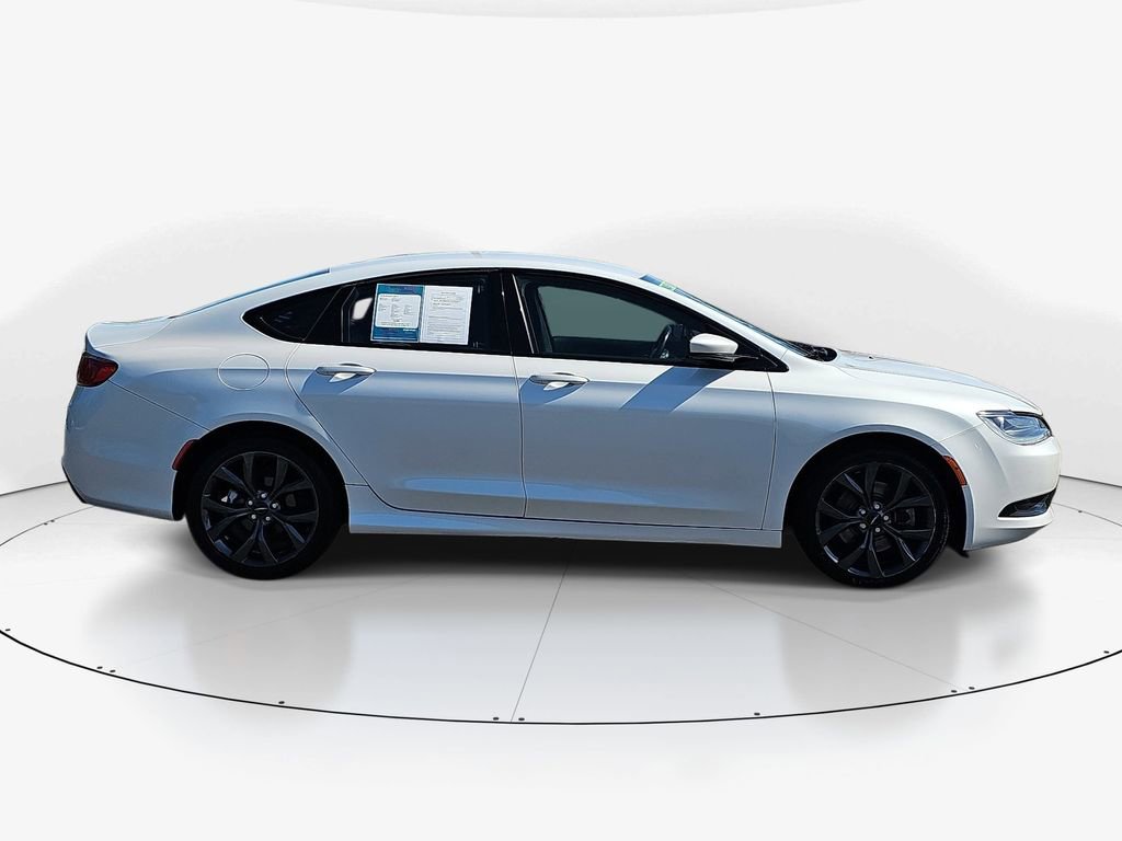Used 2015 Chrysler 200 S image 4