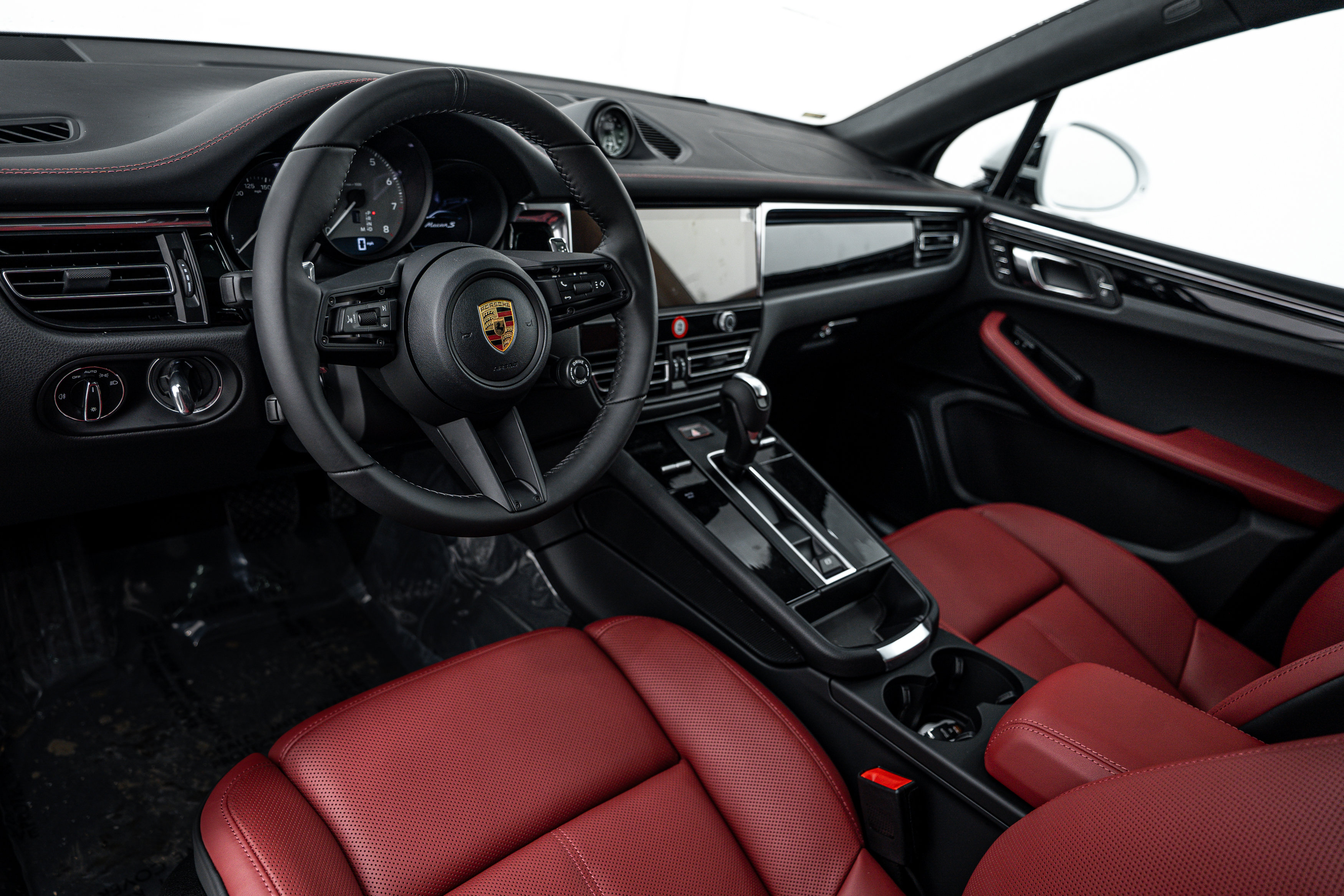 New 2026 Porsche Macan S image 4