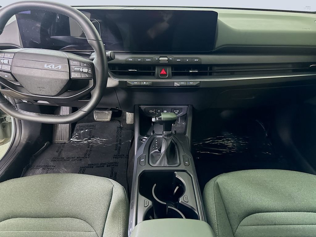 Used 2025 Kia K4 EX image 17