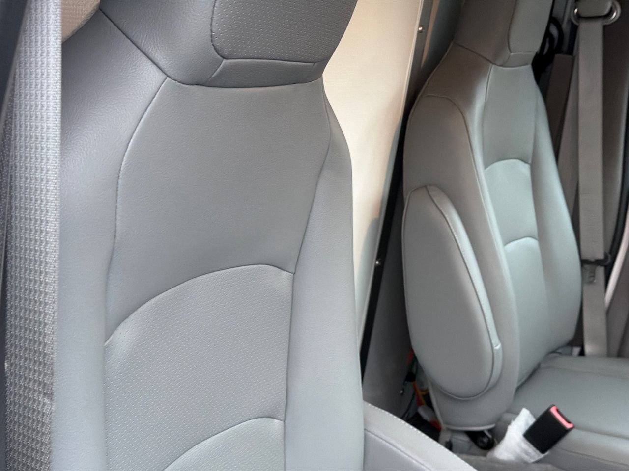 New 2026 Ford E-450 and Econoline 450 Super Duty w/ Power Equipment Group RWD image 12