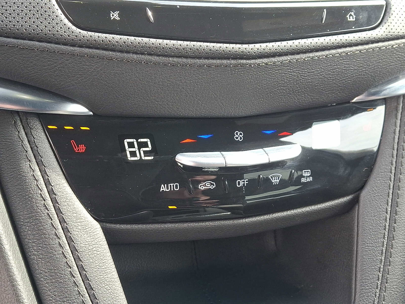 Used 2025 Cadillac XT5 Luxury image 16