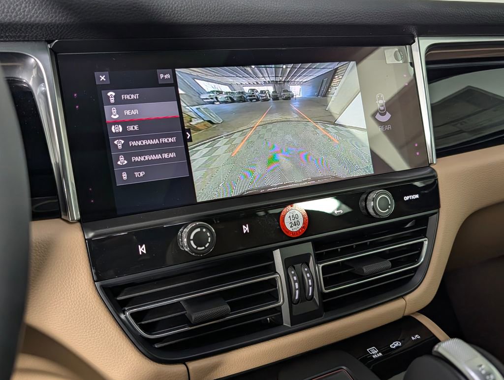 New 2026 Porsche Macan image 30