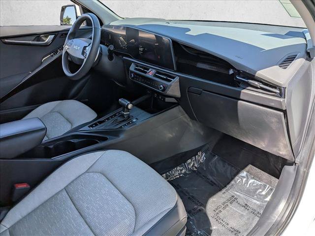 Used 2023 Kia Niro SX Touring FWD image 30