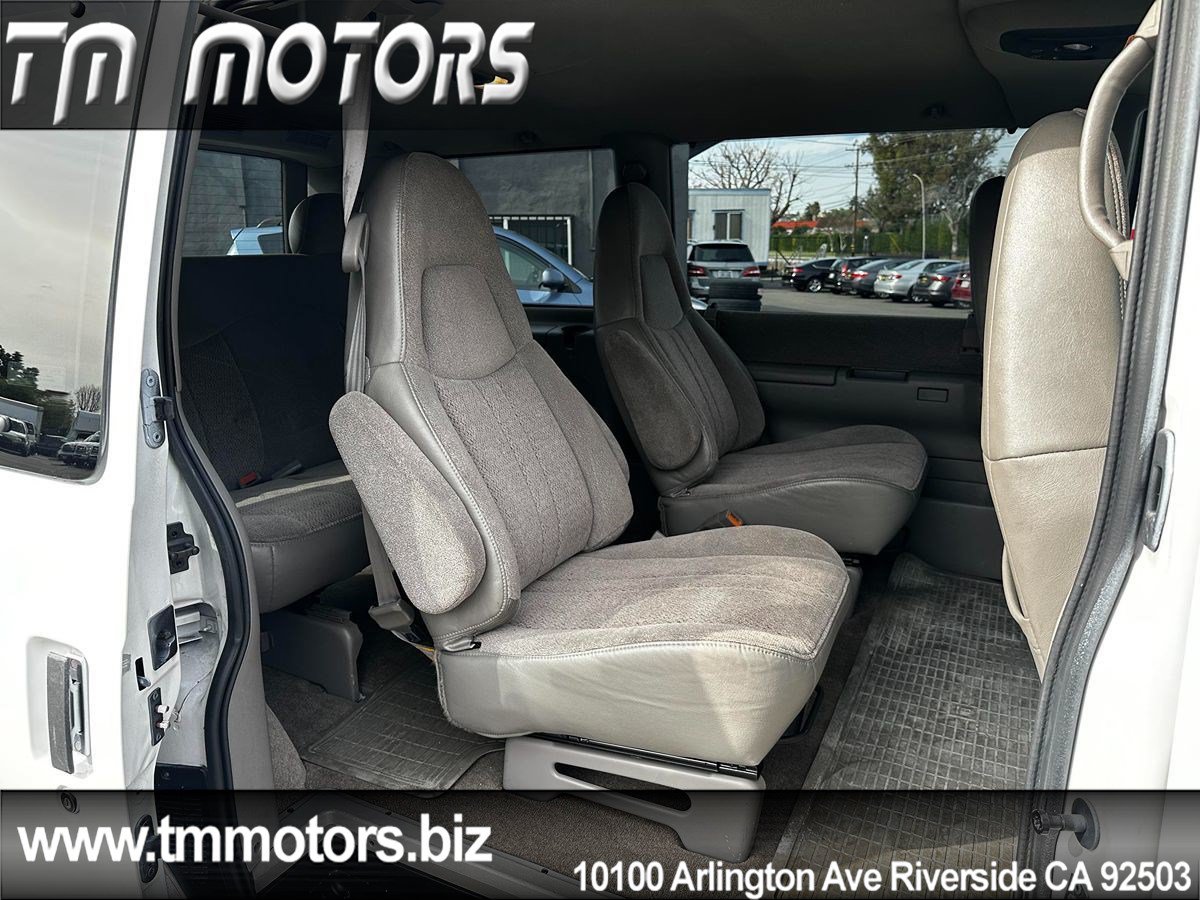 Used 2000 GMC Safari Passenger w/ Sle Marketing Option Pkg 2 RWD image 8