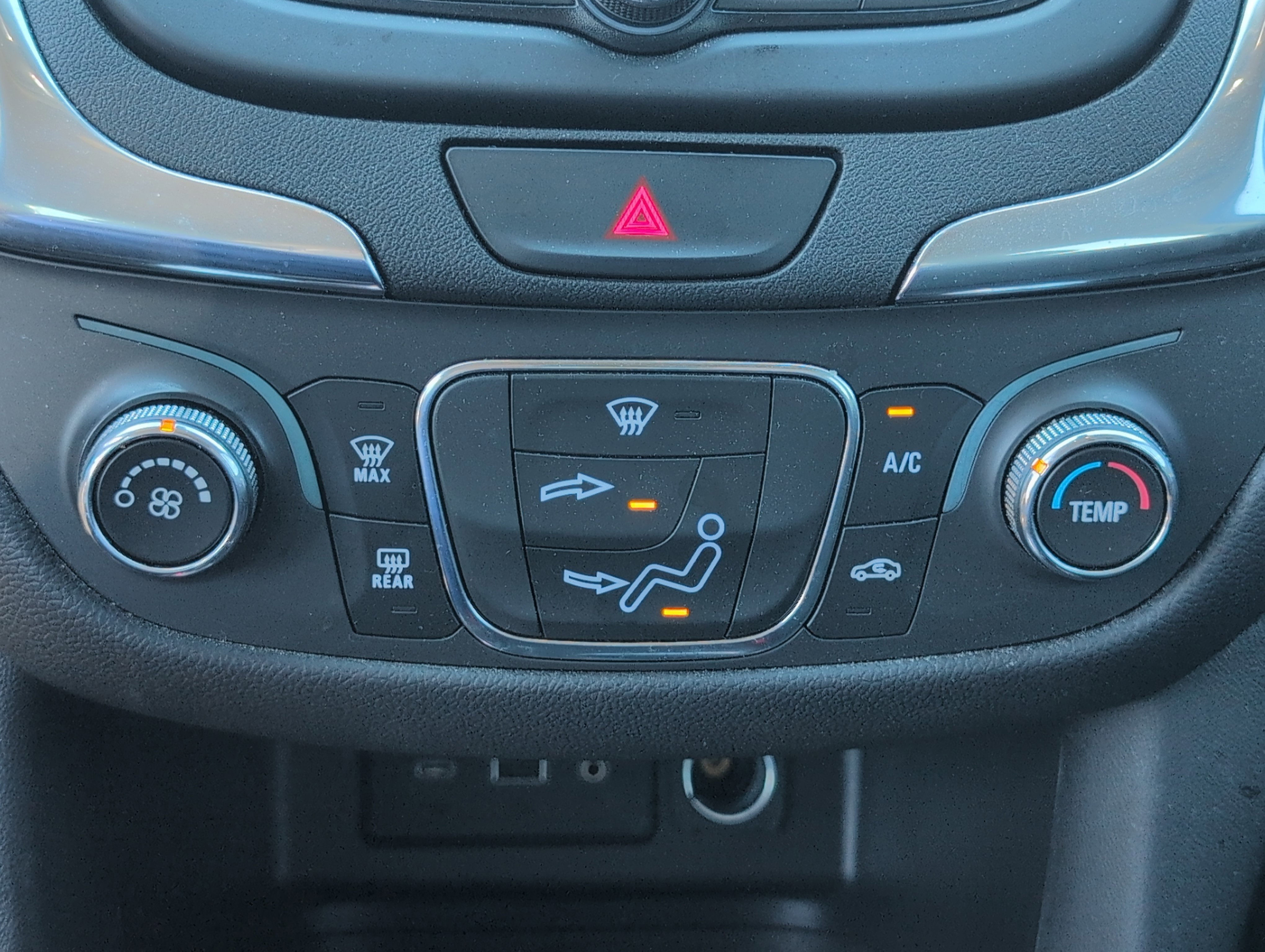 Used 2020 Chevrolet Equinox LT image 20