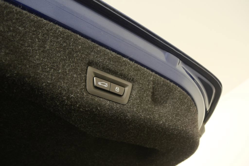 Certified 2025 BMW 530i image 18