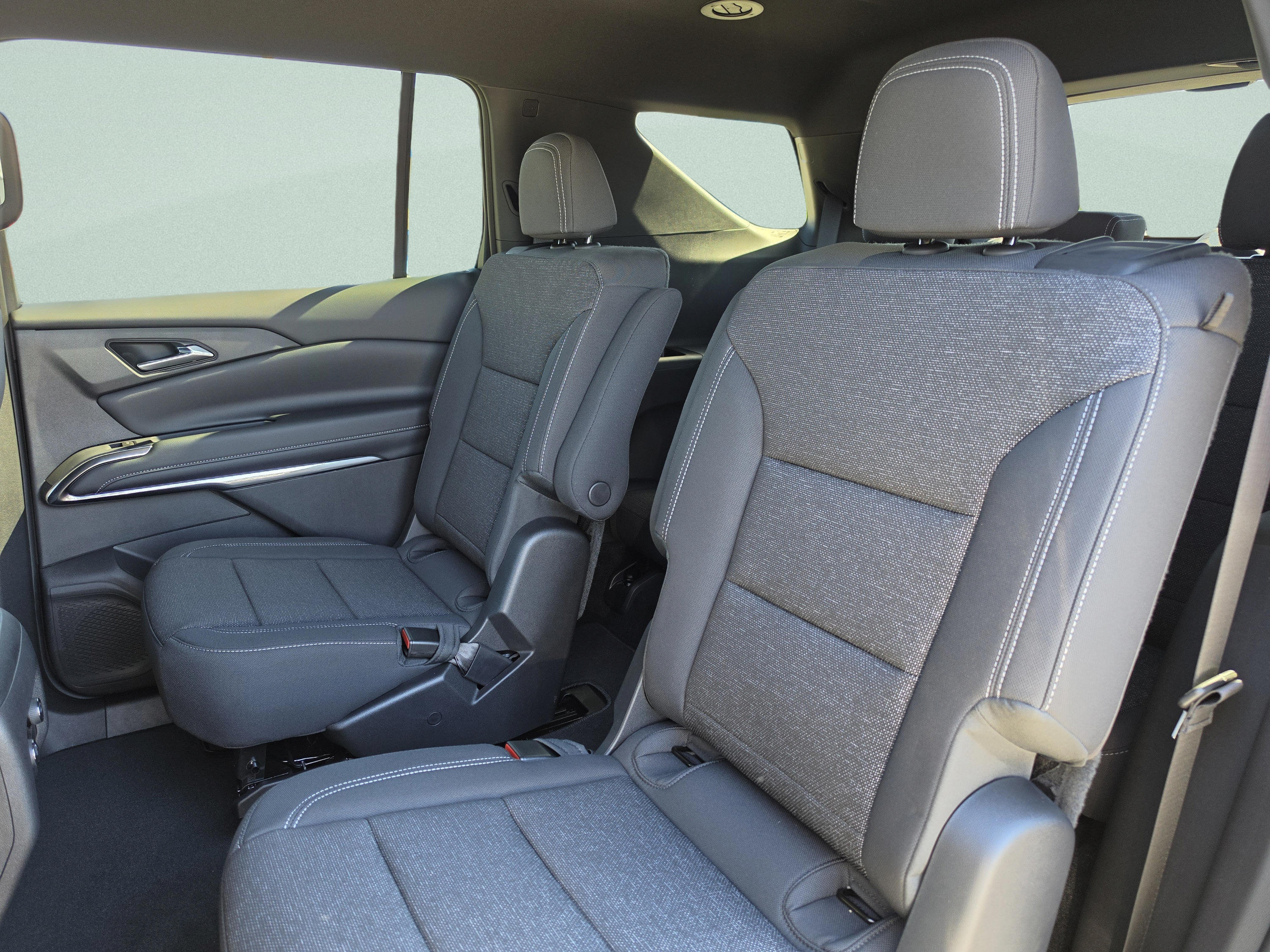 New 2027 Chevrolet Traverse LT w/ Driver Confidence Package FWD image 22