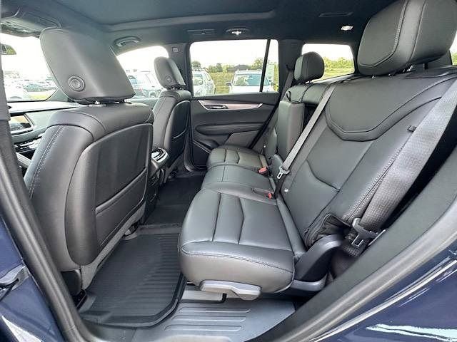 New 2025 Cadillac XT6 Luxury image 15