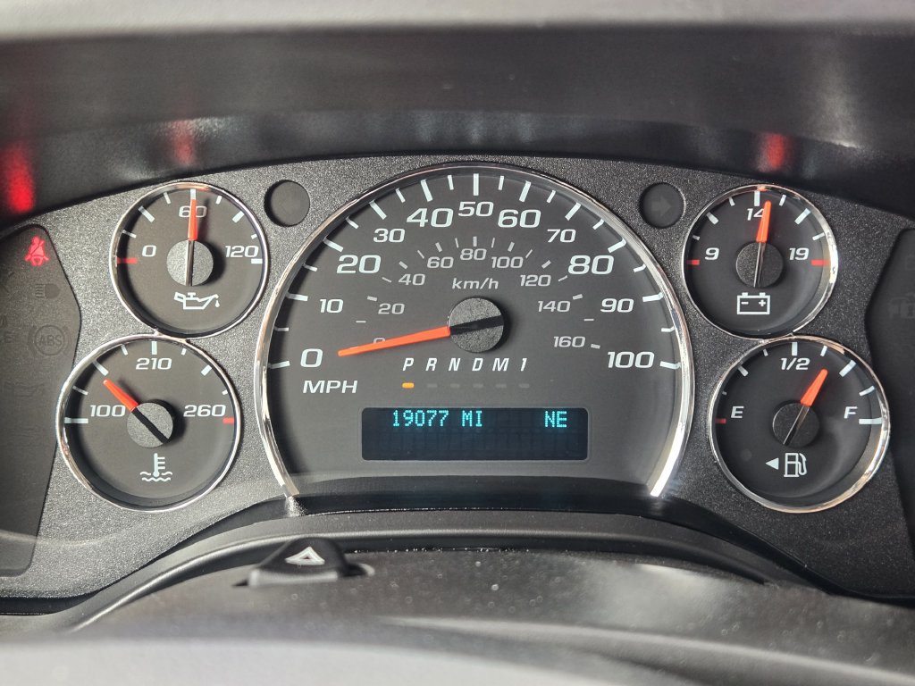 Used 2025 Chevrolet Express 3500 LT w/ LT Preferred Equipment Group RWD image 15