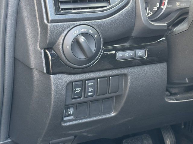 Used 2024 Nissan Titan SV w/ SV Bronze Edition Package image 38