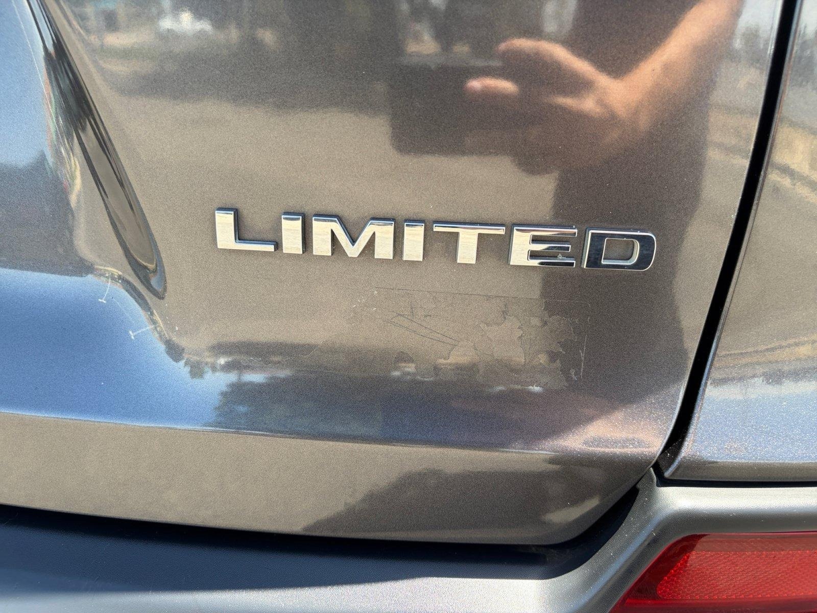 Used 2020 Jeep Cherokee Limited FWD image 25