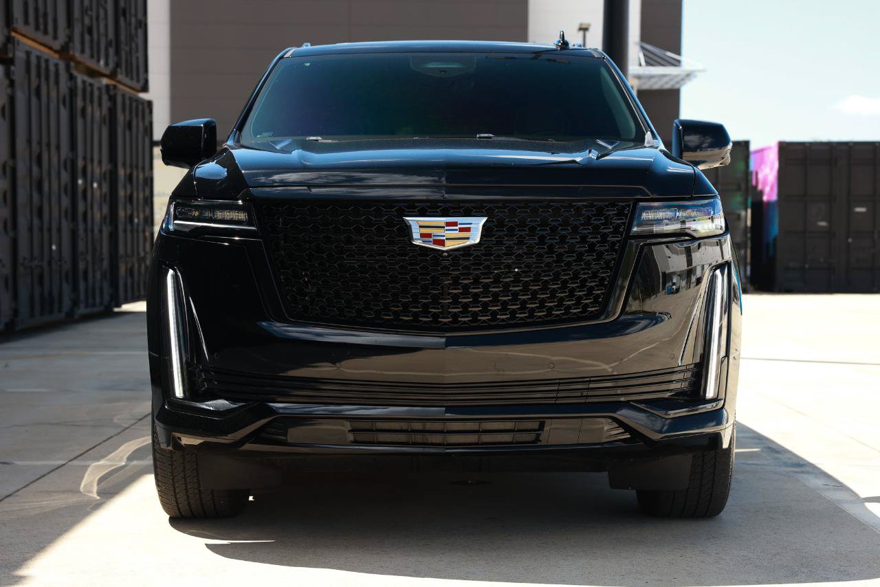 Used 2024 Cadillac Escalade ESV Premium Luxury AWD/4WD image 15