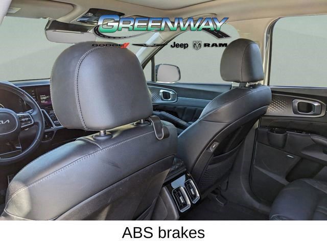 Used 2023 Kia Sorento SX AWD/4WD image 14