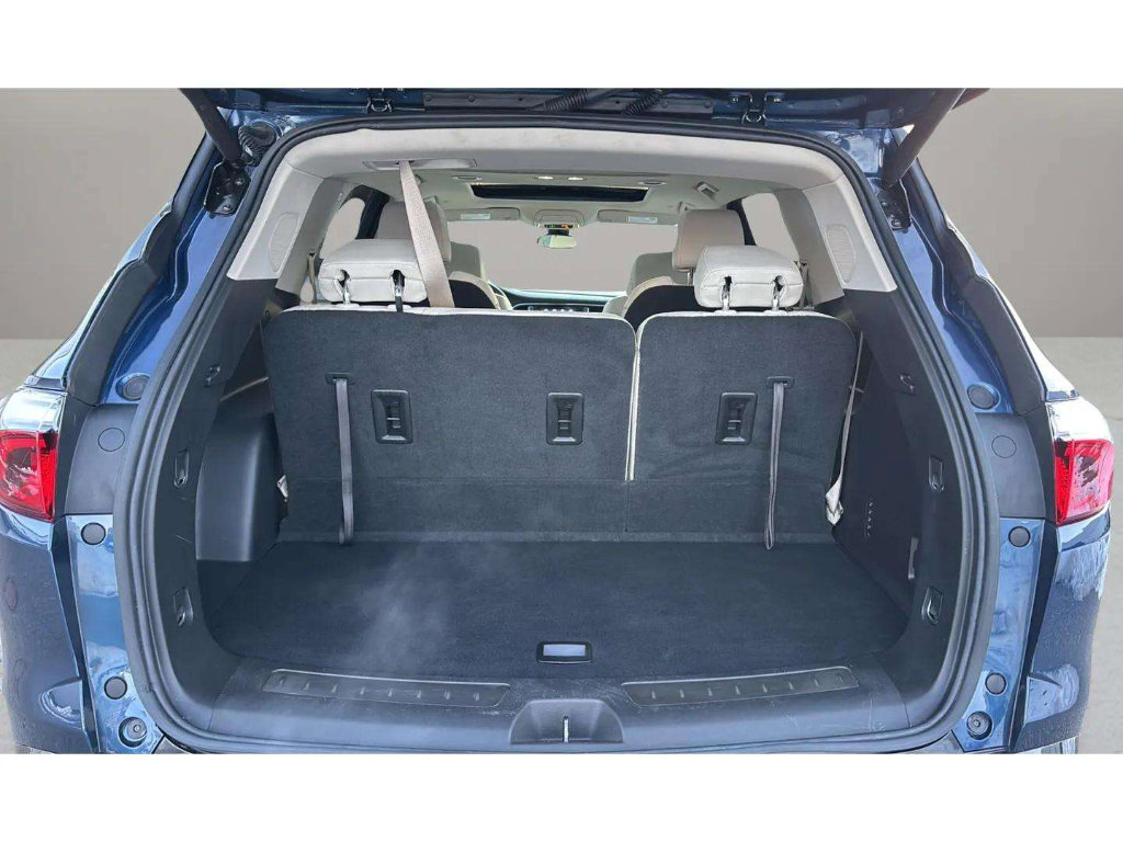 Used 2023 Buick Enclave Essence w/ Experience Buick Package image 9