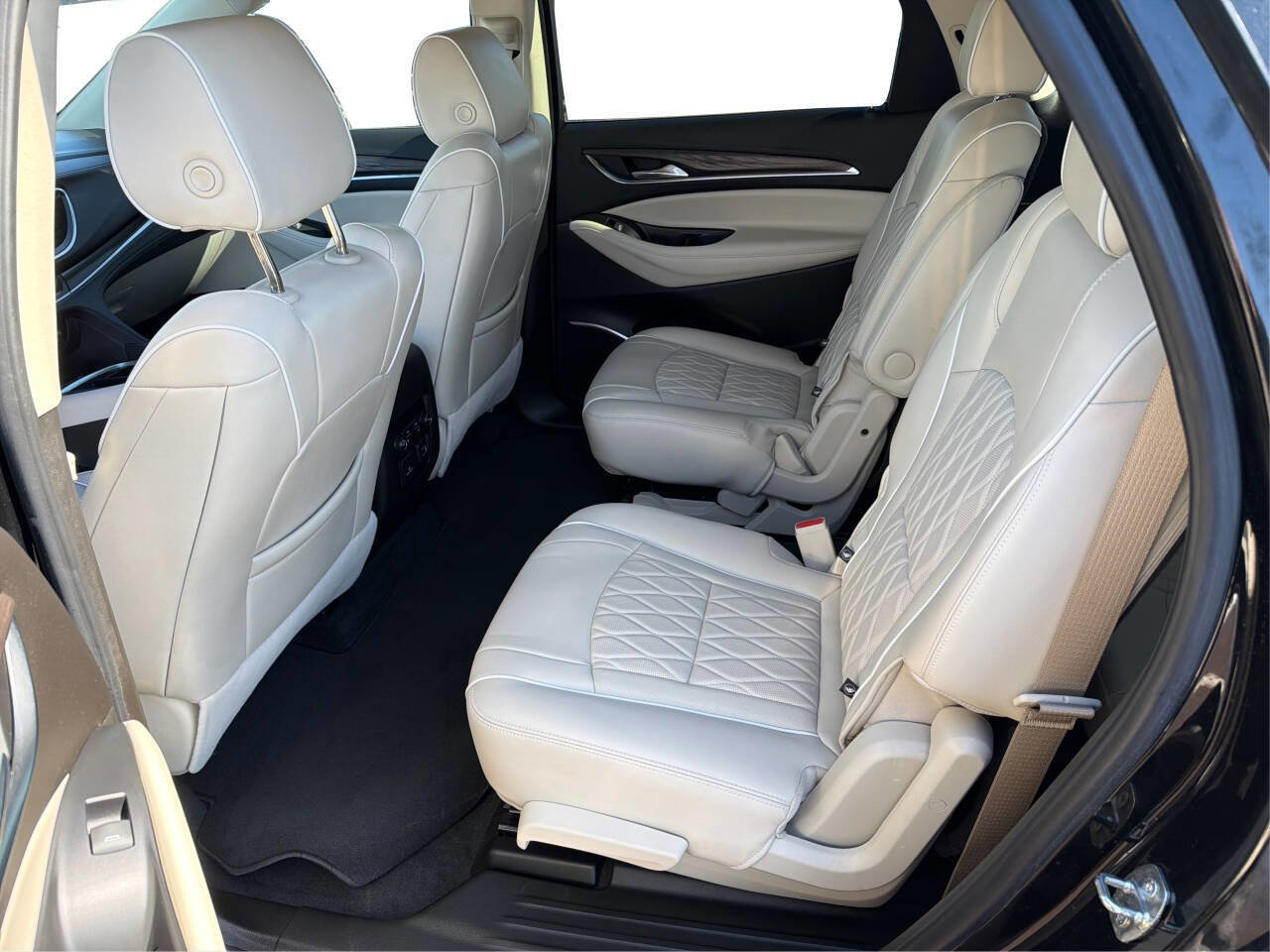 Used 2022 Buick Enclave Avenir AWD/4WD image 10