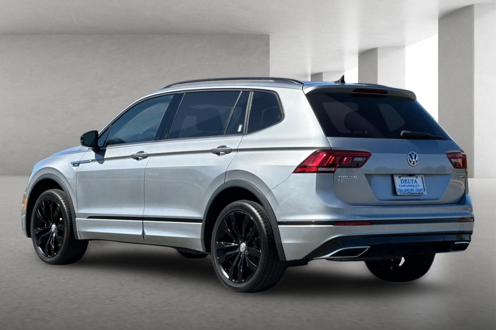Used 2021 Volkswagen Tiguan SE R-Line AWD/4WD image 6