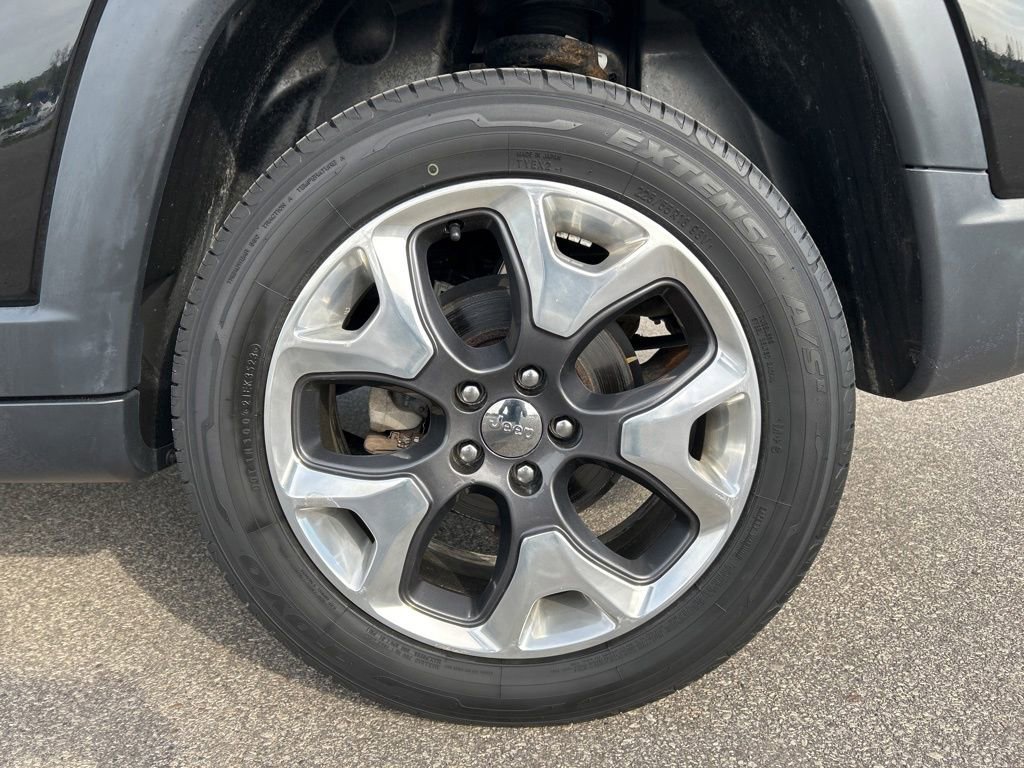 Used 2018 Jeep Compass Limited w/ Navigation Group AWD/4WD image 22