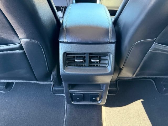 Used 2019 Ford Edge Titanium FWD image 36