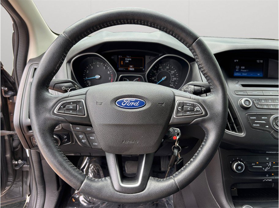 Used 2015 Ford Focus SE w/ SE Sport Package FWD image 16