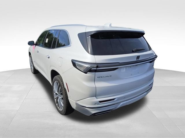 Used 2025 Buick Enclave Avenir FWD image 2