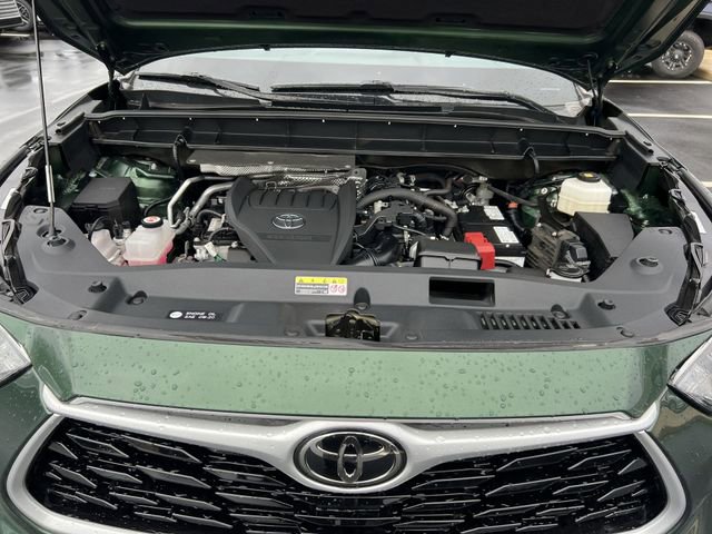 Used 2023 Toyota Highlander XLE image 24