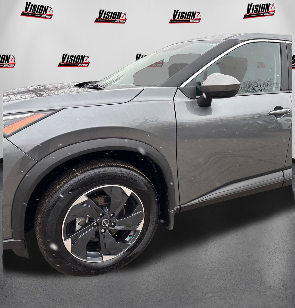 Certified 2025 Nissan Rogue SV AWD/4WD image 12