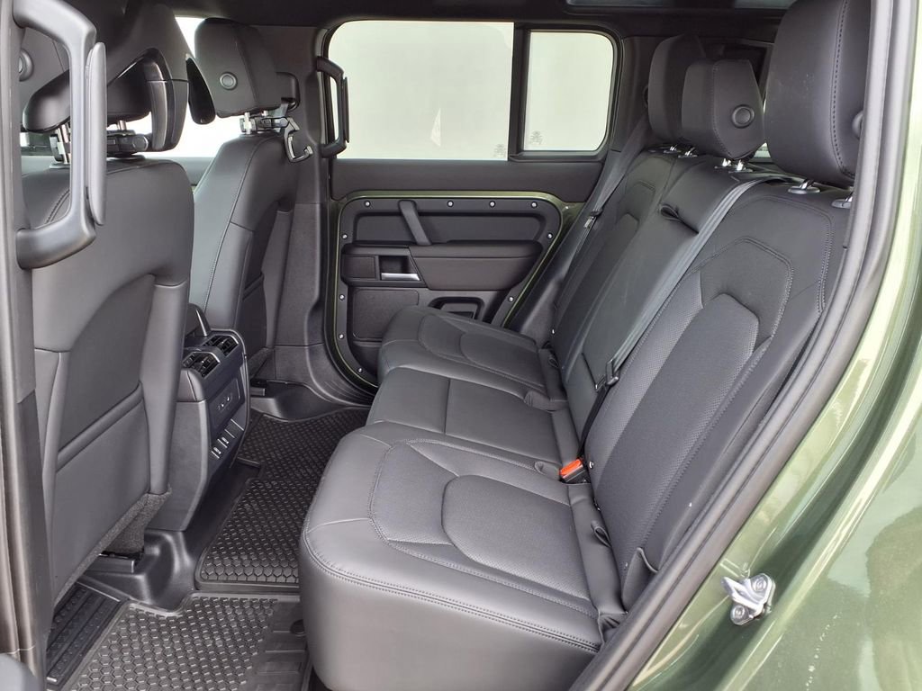 New 2026 Land Rover Defender 110 S AWD/4WD image 8
