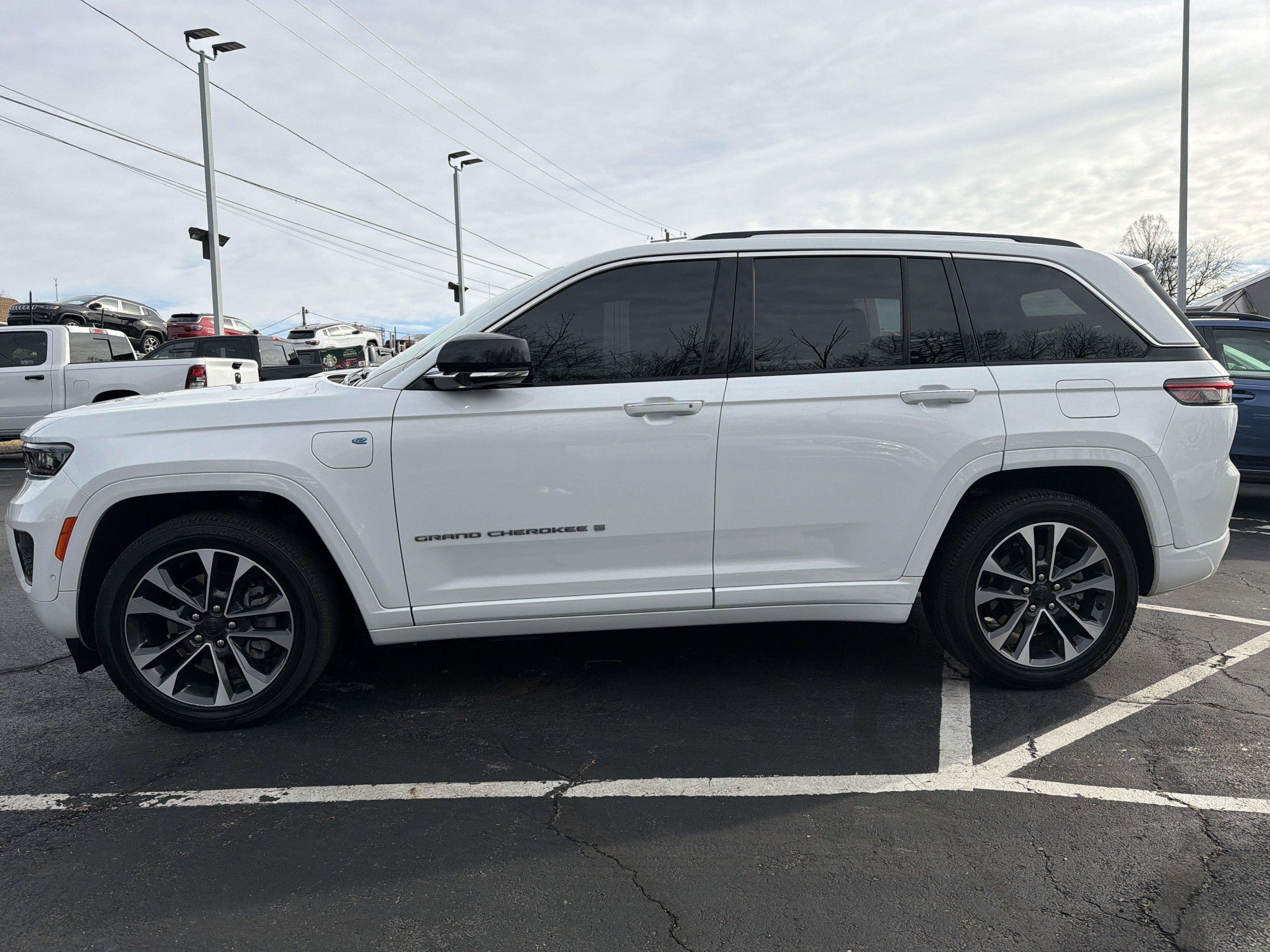 Certified 2022 Jeep Grand Cherokee Overland image 4