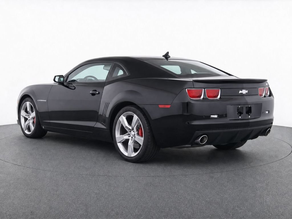 Used 2010 Chevrolet Camaro SS RWD image 3