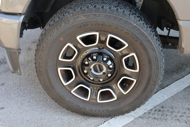 Used 2025 Ford F250 Platinum image 7