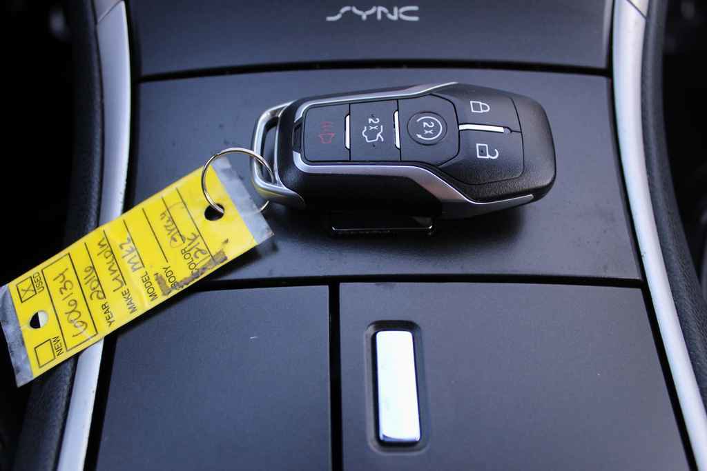 Used 2016 Lincoln MKZ AWD image 22