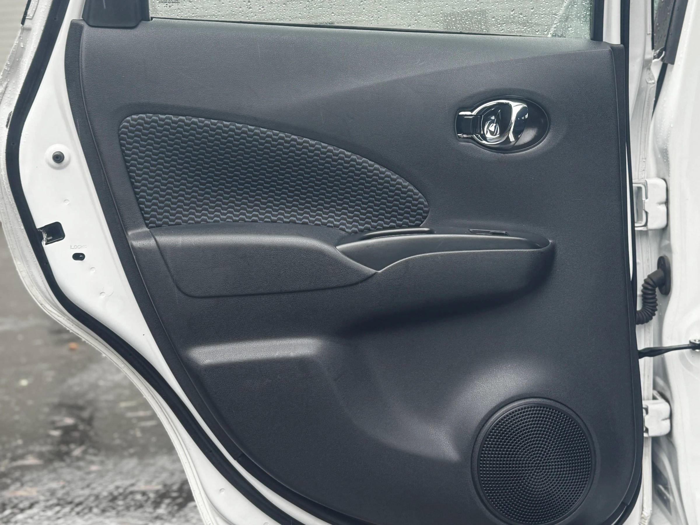 Used 2017 Nissan Versa Note SV image 21