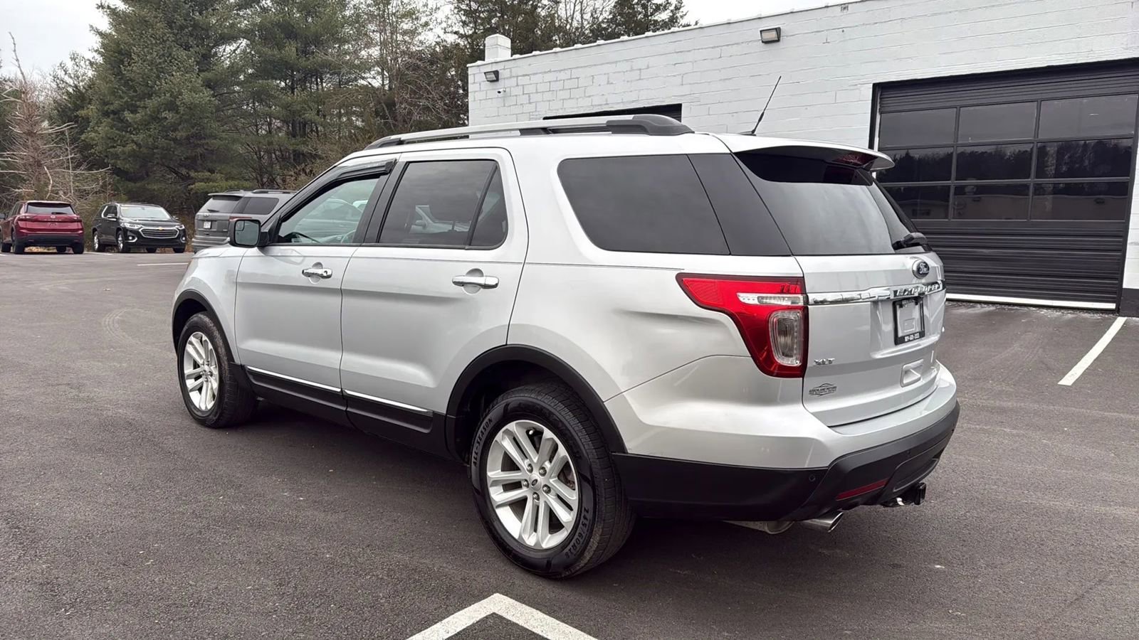 Used 2015 Ford Explorer XLT w/ Equipment Group 202A image 5