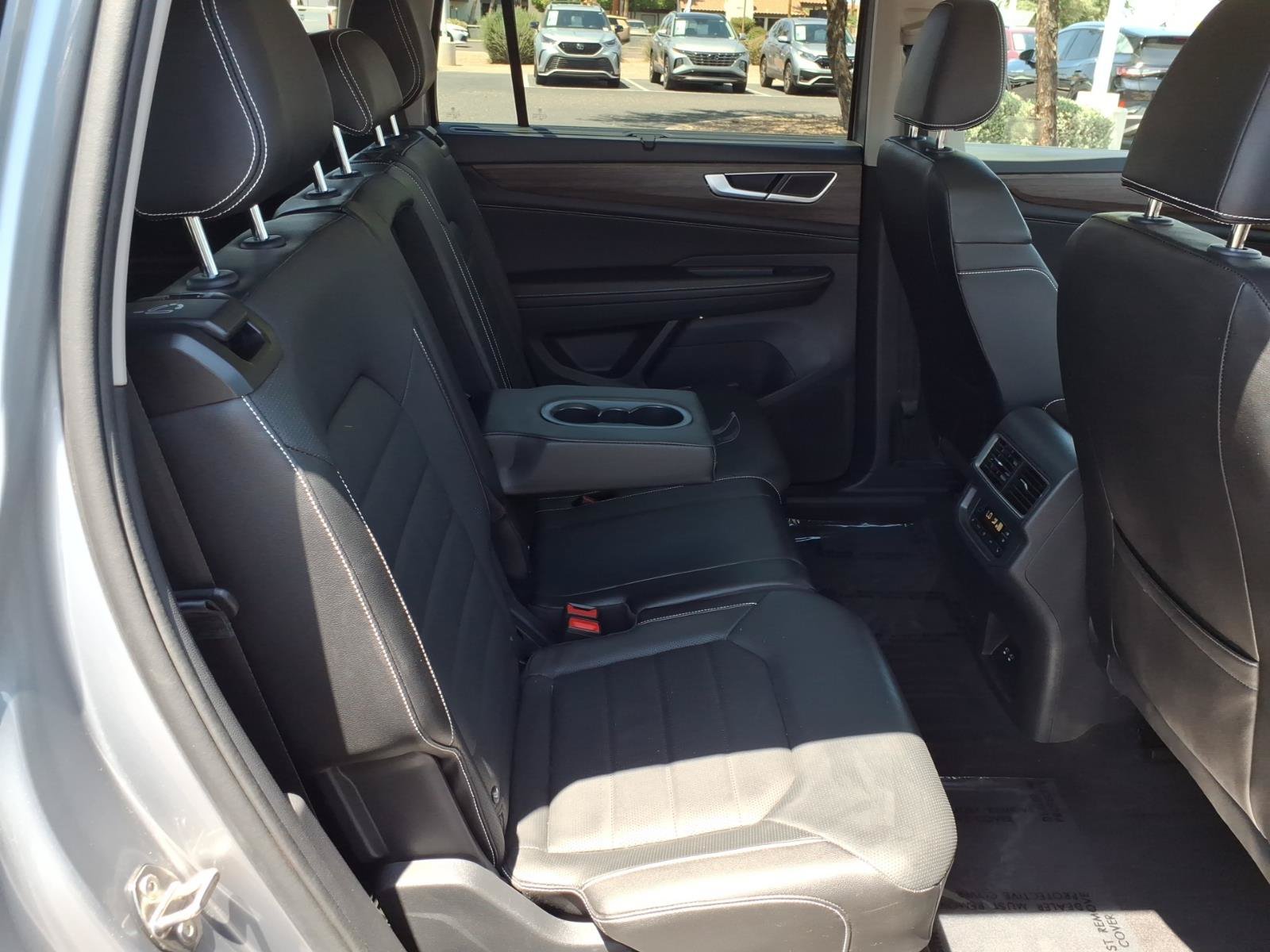 Certified 2024 Volkswagen Atlas SEL AWD/4WD image 14