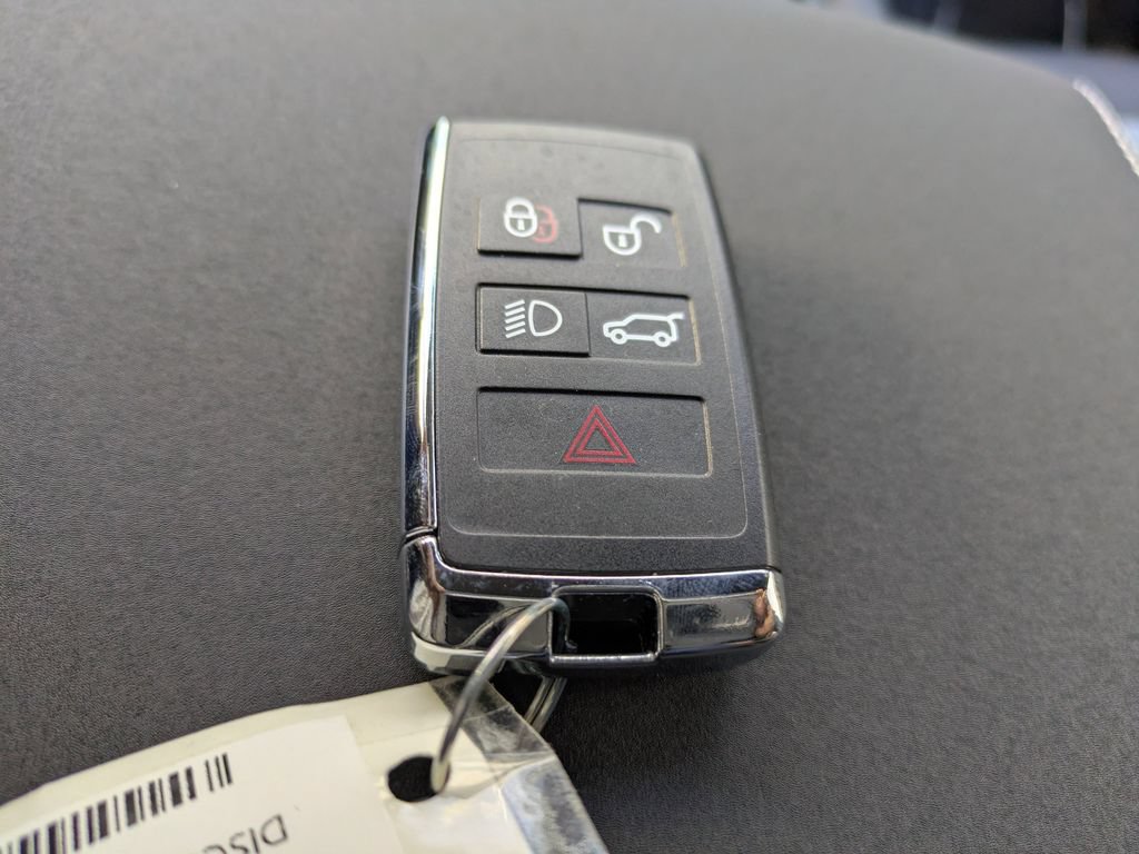 New 2026 Land Rover Discovery Limited Edition AWD/4WD image 33